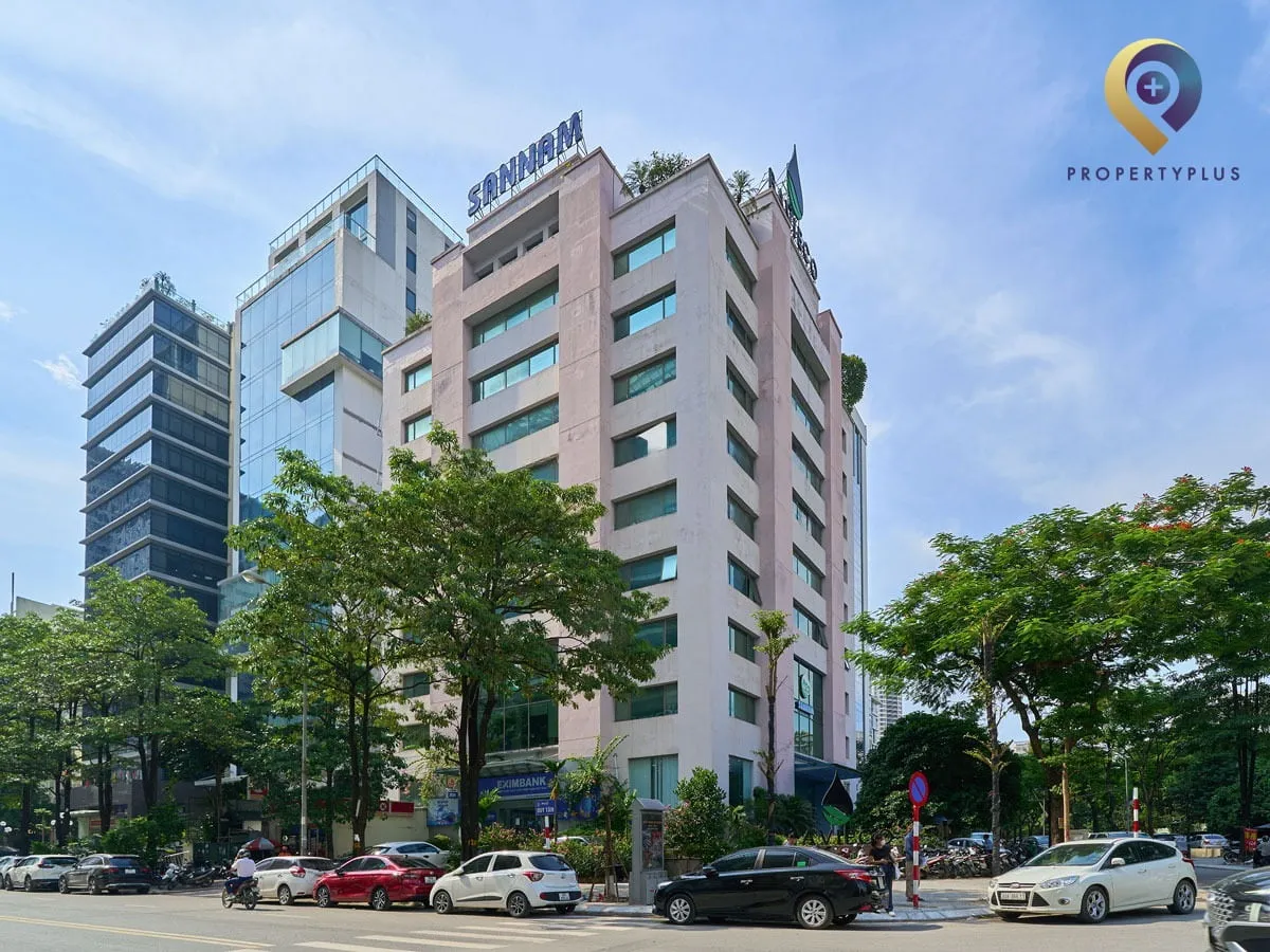 Toàn cảnh tòa nhà San Nam Building nổi bật trên phố Duy Tân